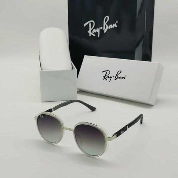 Ray-Ban Round Sunglasses - Silver Frame with Gradient Lenses